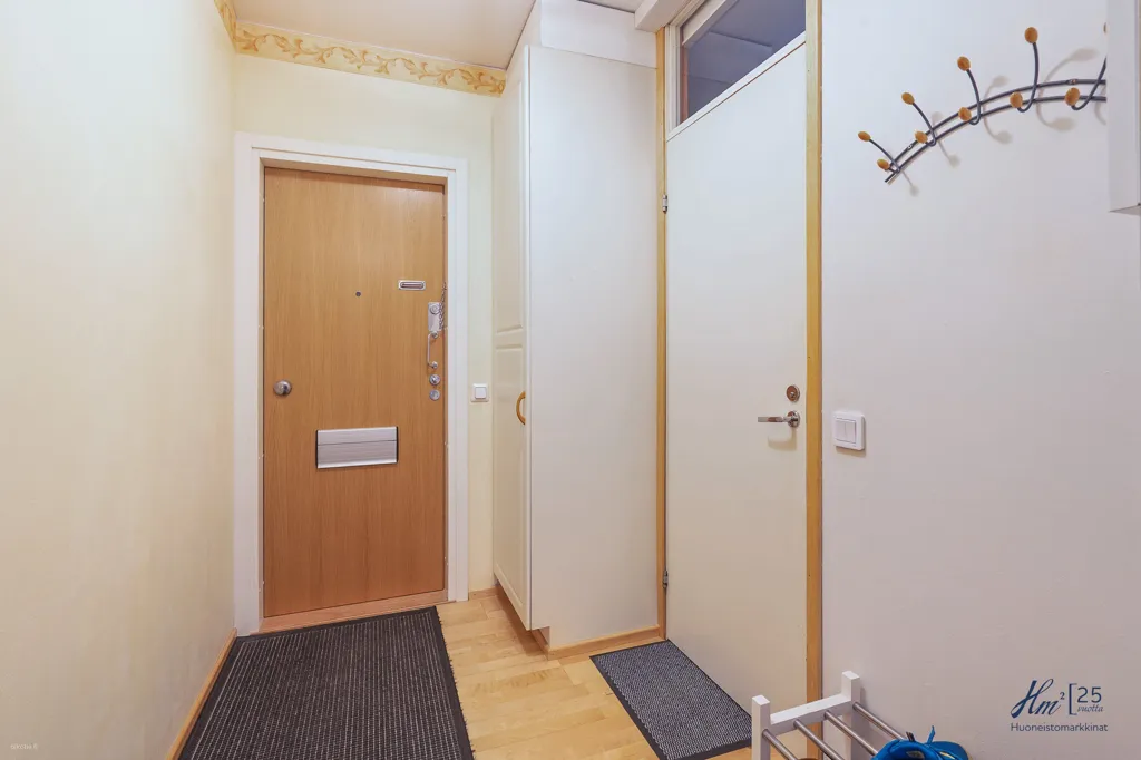 Hallway - Two-Bedroom Flat with Garden View in Runosmäki