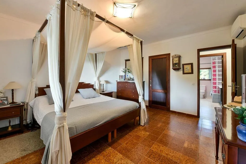Camere da letto - Rustic Finca with Mountain Views in Inca