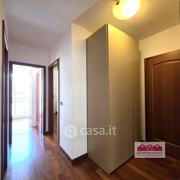 Esik - Elegant Two-Bedroom with Studio in Vicenza