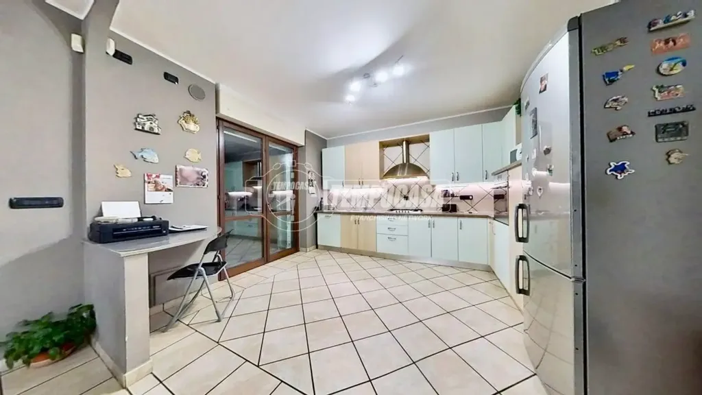 Cuisine - Villa with Private Garden in Robassomero