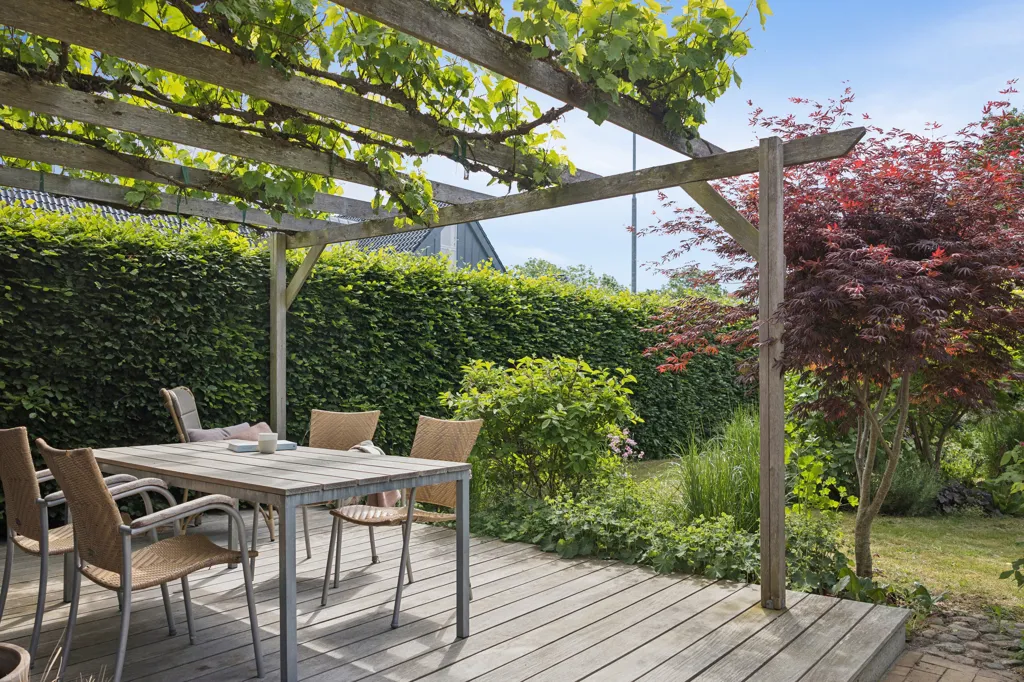 Terrasse - Classical Villa with Architect-Designed Garden in Odense