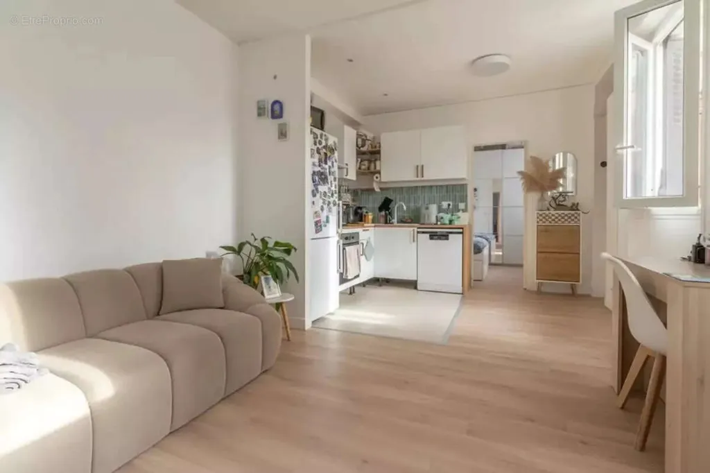 Elutuba - Charming 3-Bedroom House with Garden in Bezons