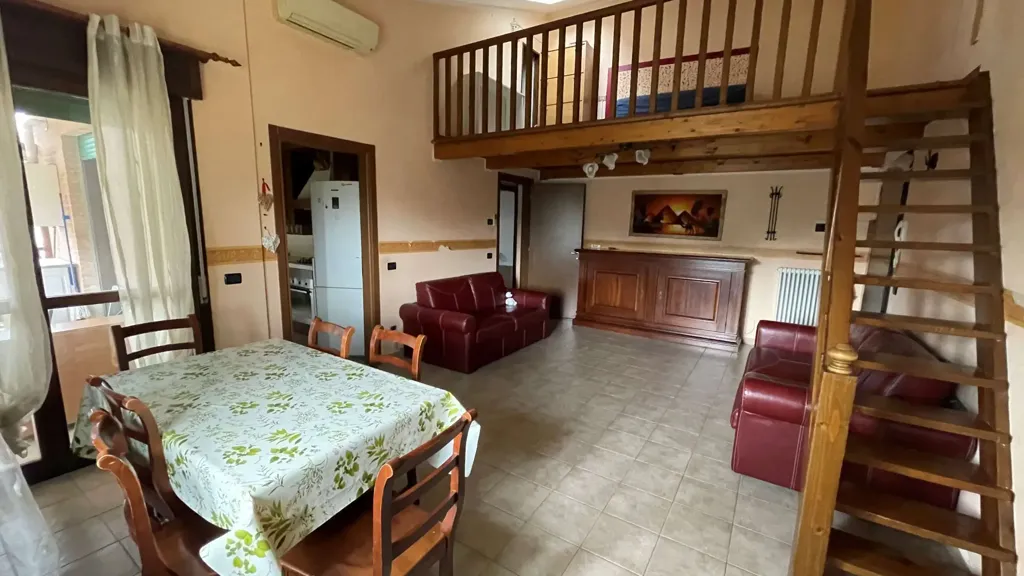 Salle à manger - Apartment with Terrace in Sarzana