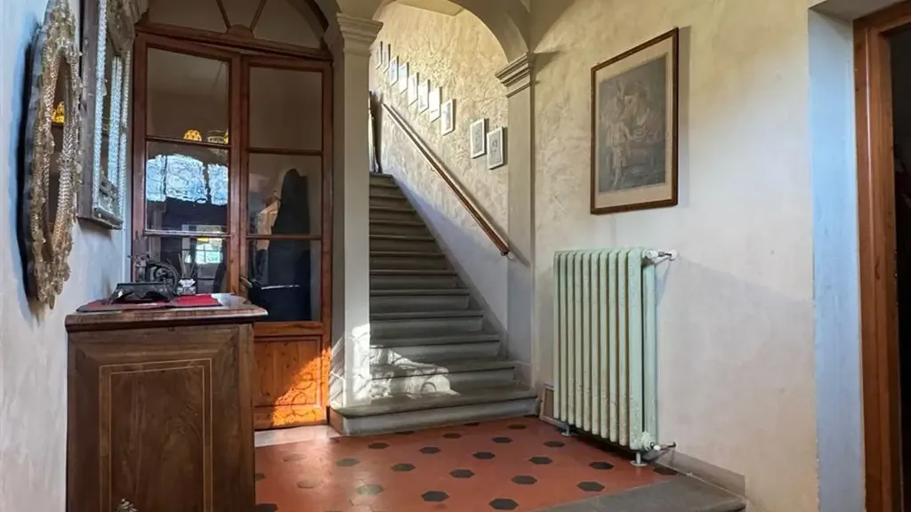 Esik - Terraced House with Garden in Rufina
