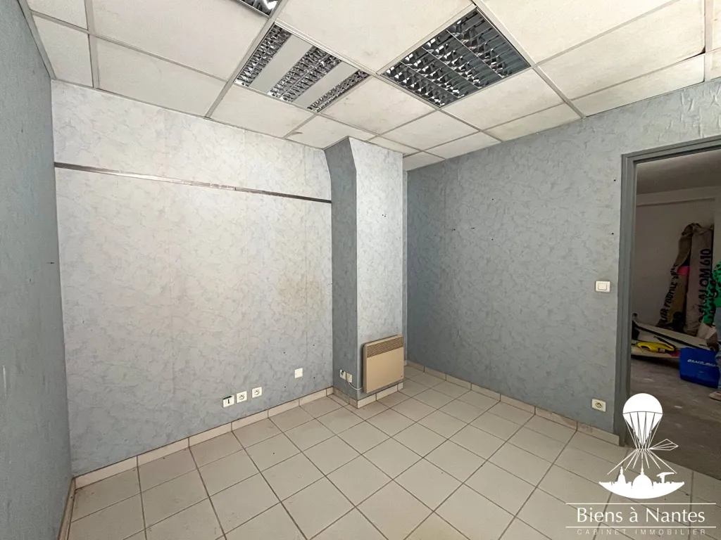 Toad - Mixed-Use Property with Loft Potential in Torfou
