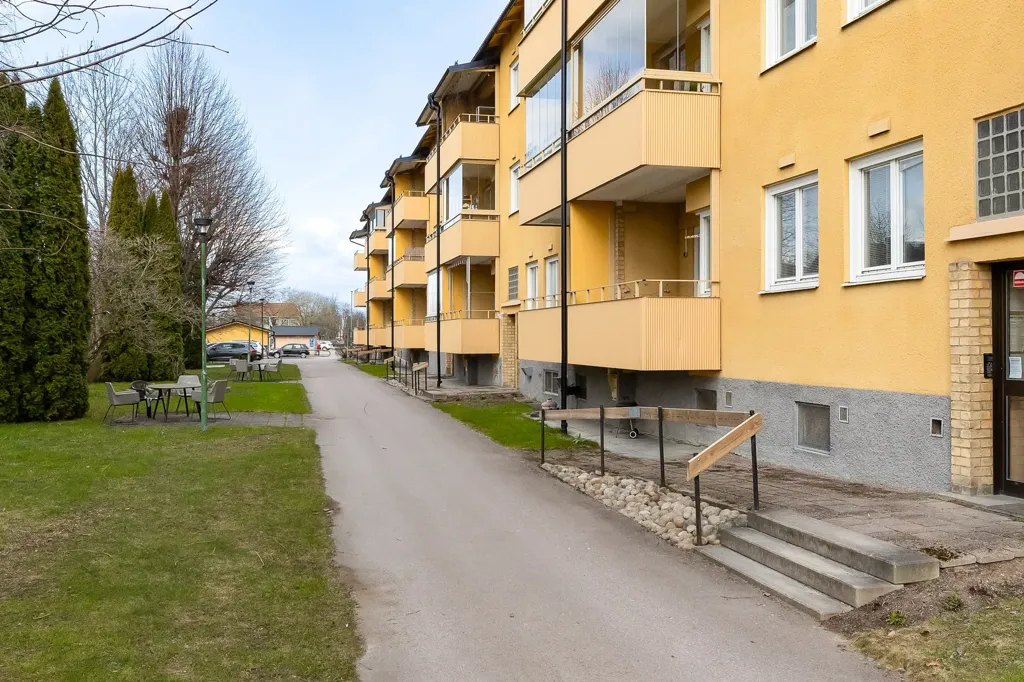 Extérieur - Two-Bedroom Flat with Balcony in Örebro