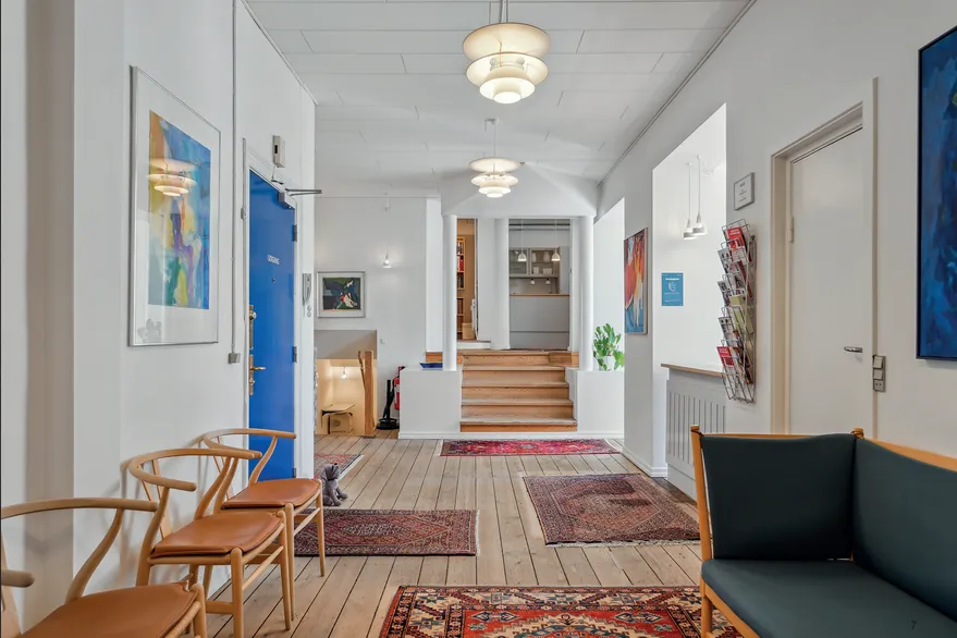 Entrée - Historic Office Space with Lake View in Hillerød