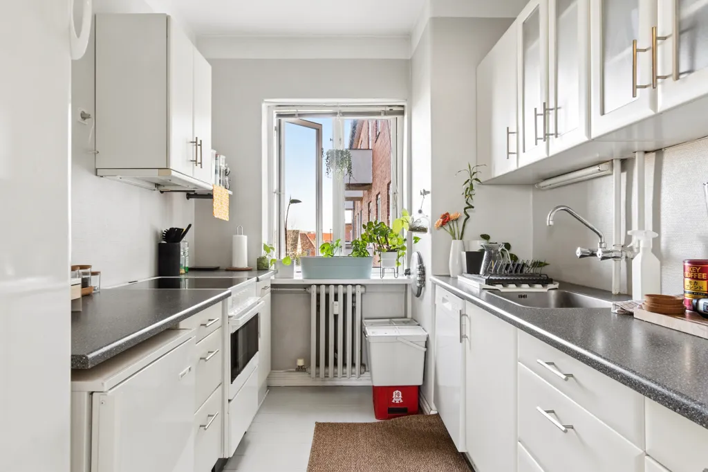 Cuisine - Apartment with Private Balcony in Odense
