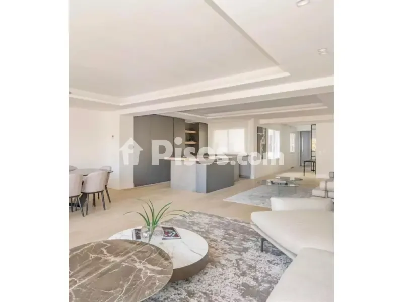 Séjour - Modernised Apartment with Views in Recoletos