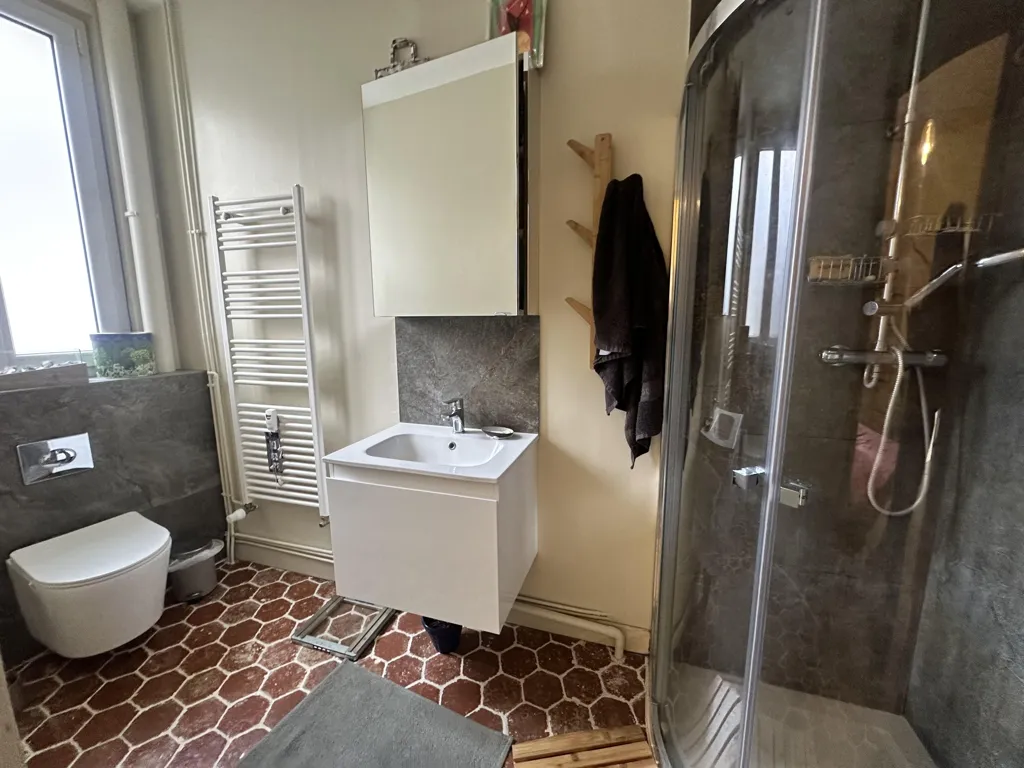 Vannitoad - T5 Apartment with Parking near Boulevard des Belges