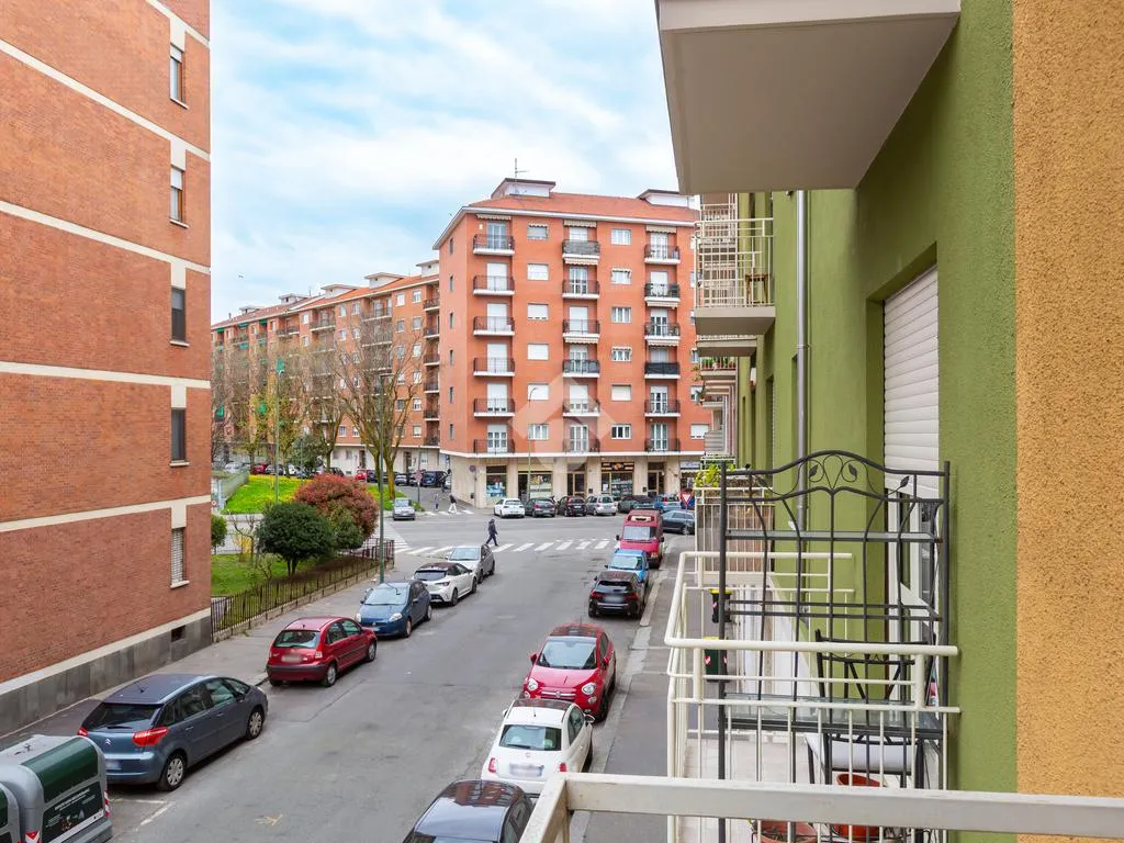 Balcon - 3-Room Flat with Double Aspect in Piazza Respighi