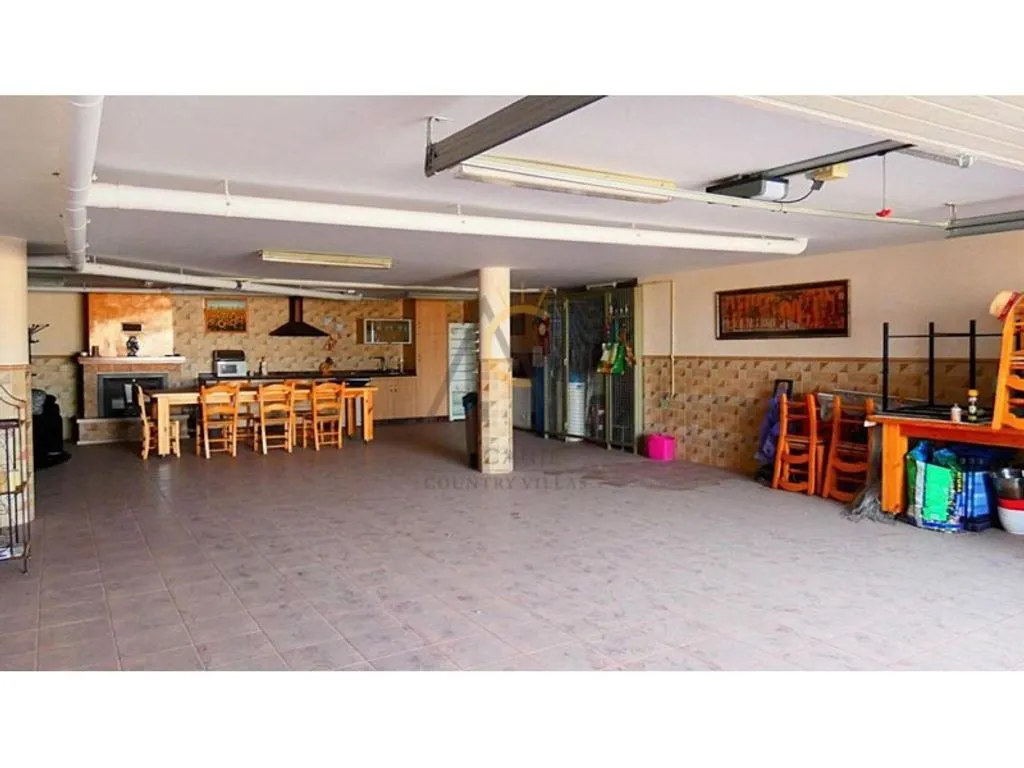 Garage - Luxury House with Pool in Pinoso