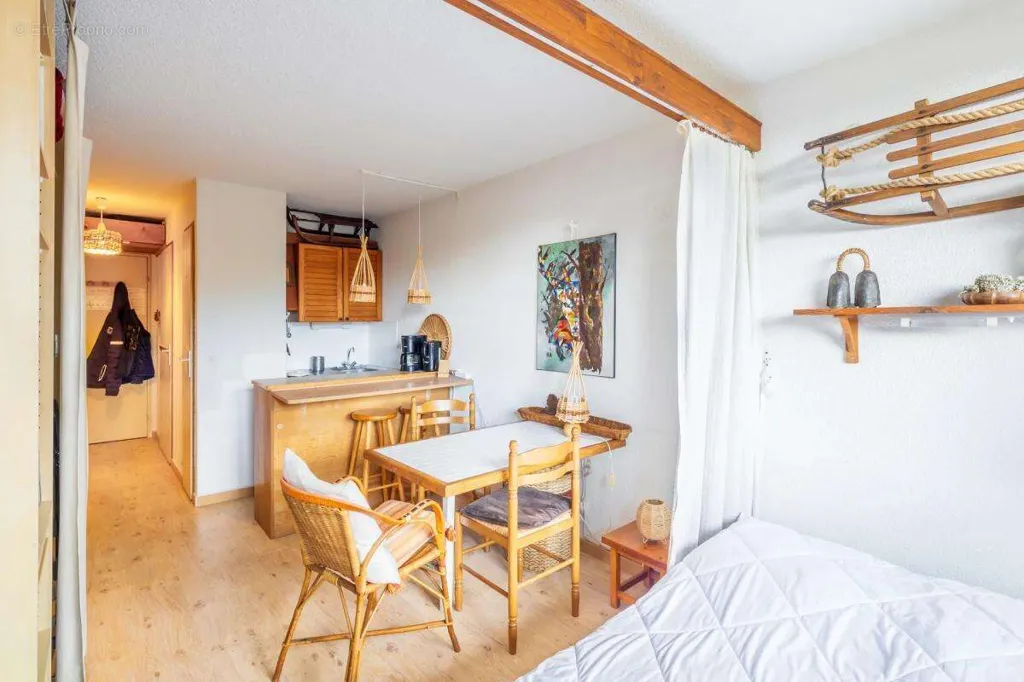 Magamistoad - Studio with Balcony in Viuz-en-Sallaz