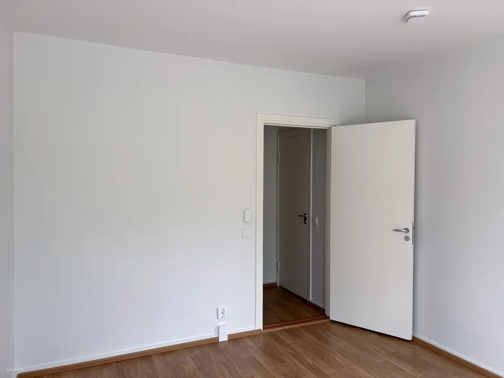 Chambres - Bright Studio Flat with Balcony in Roihuvuori, Helsinki