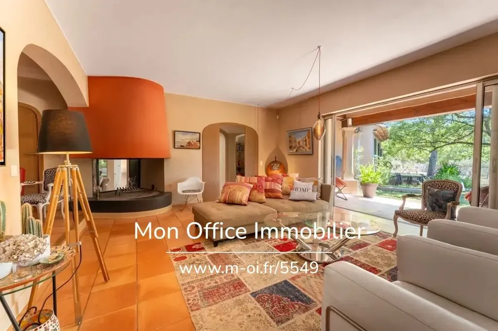 Soggiorno - 10-Bedroom House with Jacuzzi in Rognes