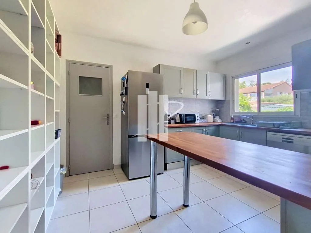 Köök - Single-Storey Villa with Pool Potential in Saint-Raphaël