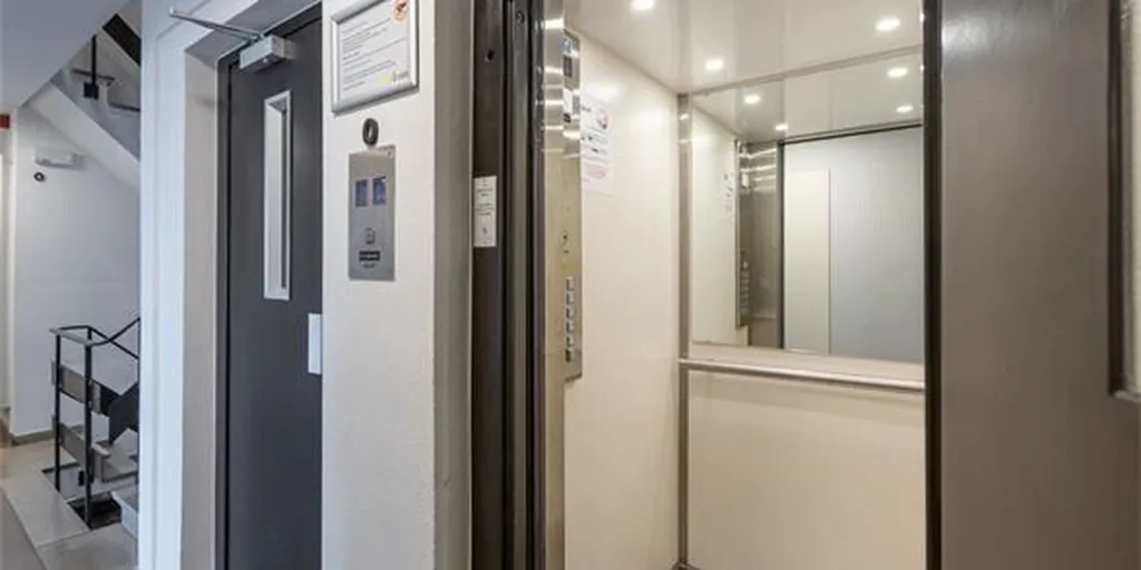 hallway_entrance