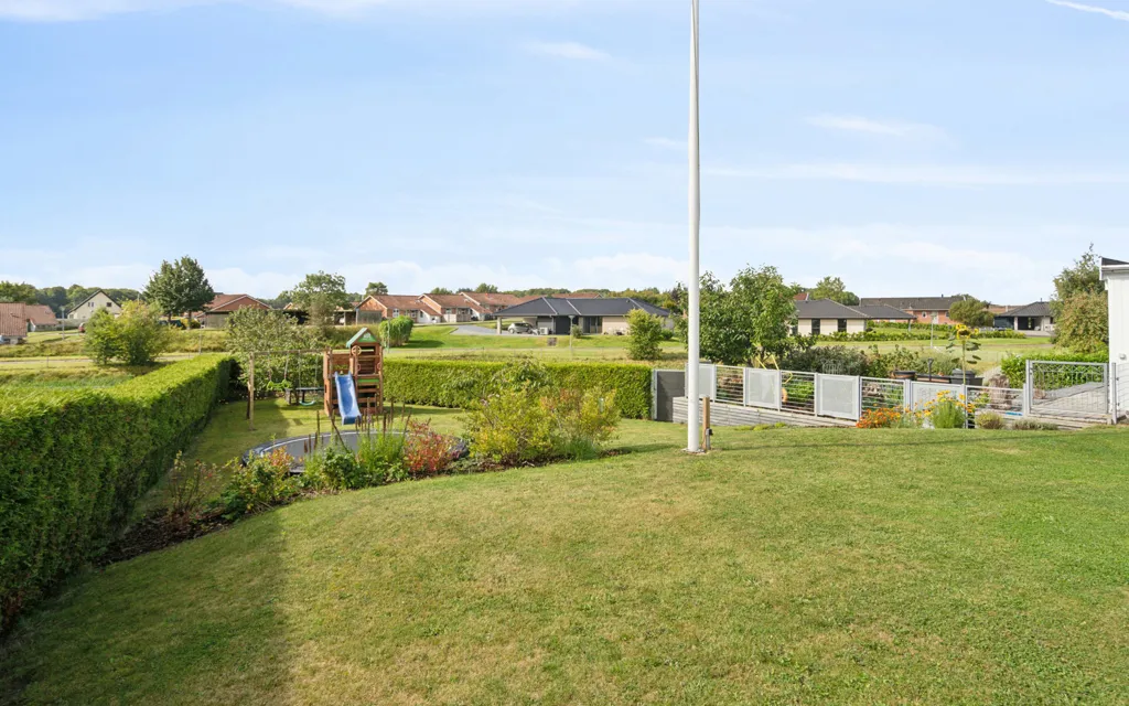 Jardin - Eco-Friendly Villa with Solar Panels in Kollund
