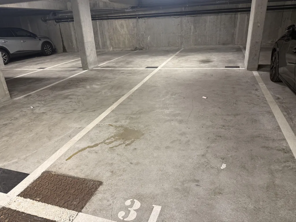 Garage - Lot de 8 Places de Parking Sécurisées à Rouen