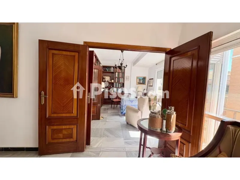 Hallway - Spacious Apartment with Balcony in Calle Asunción