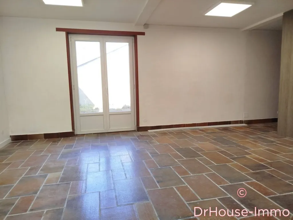 Rooms - 11-Piece Investment Property in Longuenesse