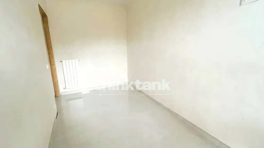 hallway_entrance