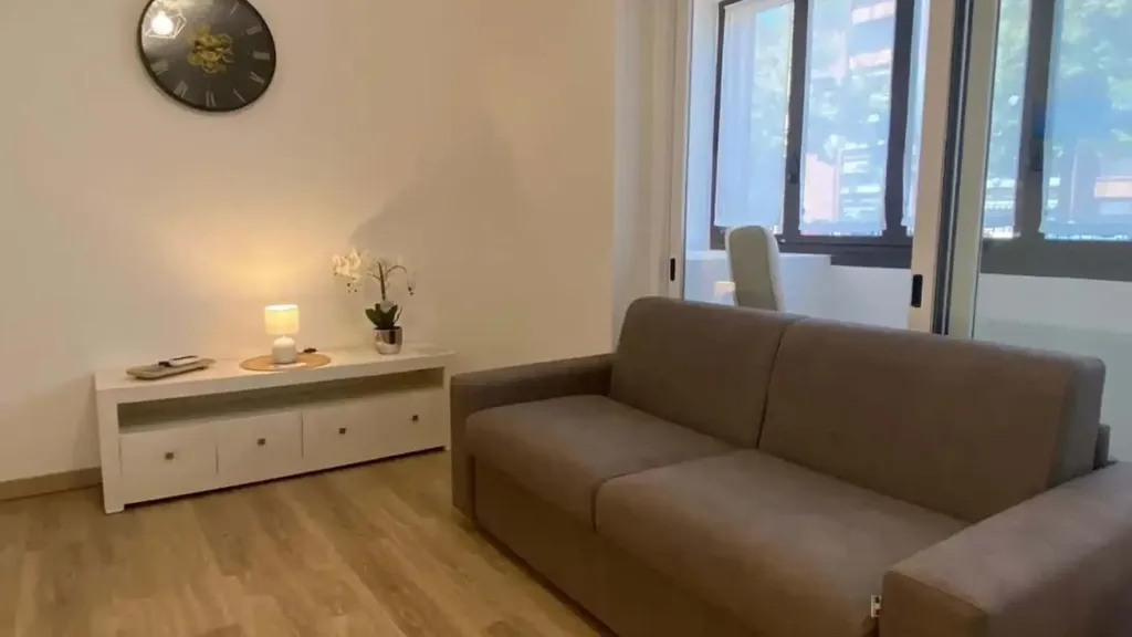Elutuba - One-Bedroom Apartment with Balcony in Basiglio