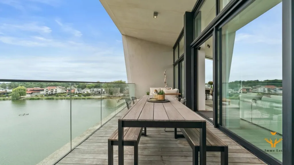 Rõdu - Penthouse with Water View in Berlare