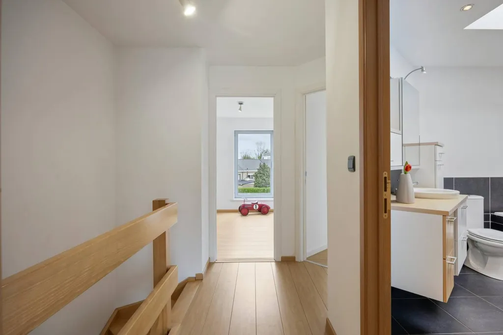 hallway_entrance