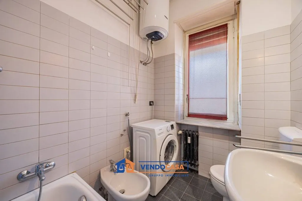 Salles de bain - Bright Apartment with Balcony in Turin