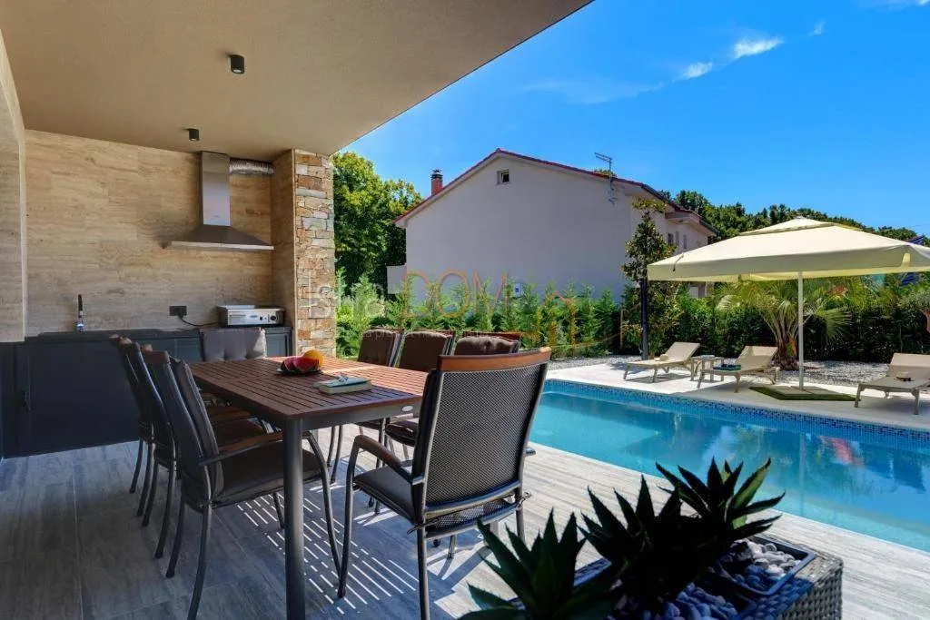 Bassein - Modern Villa with Pool in Marčana