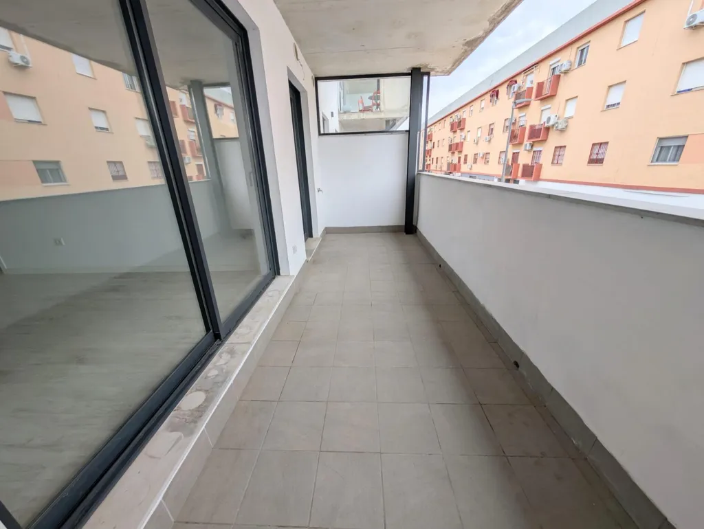 Balcone - Modern Flat with Terrace and Pool in Camas