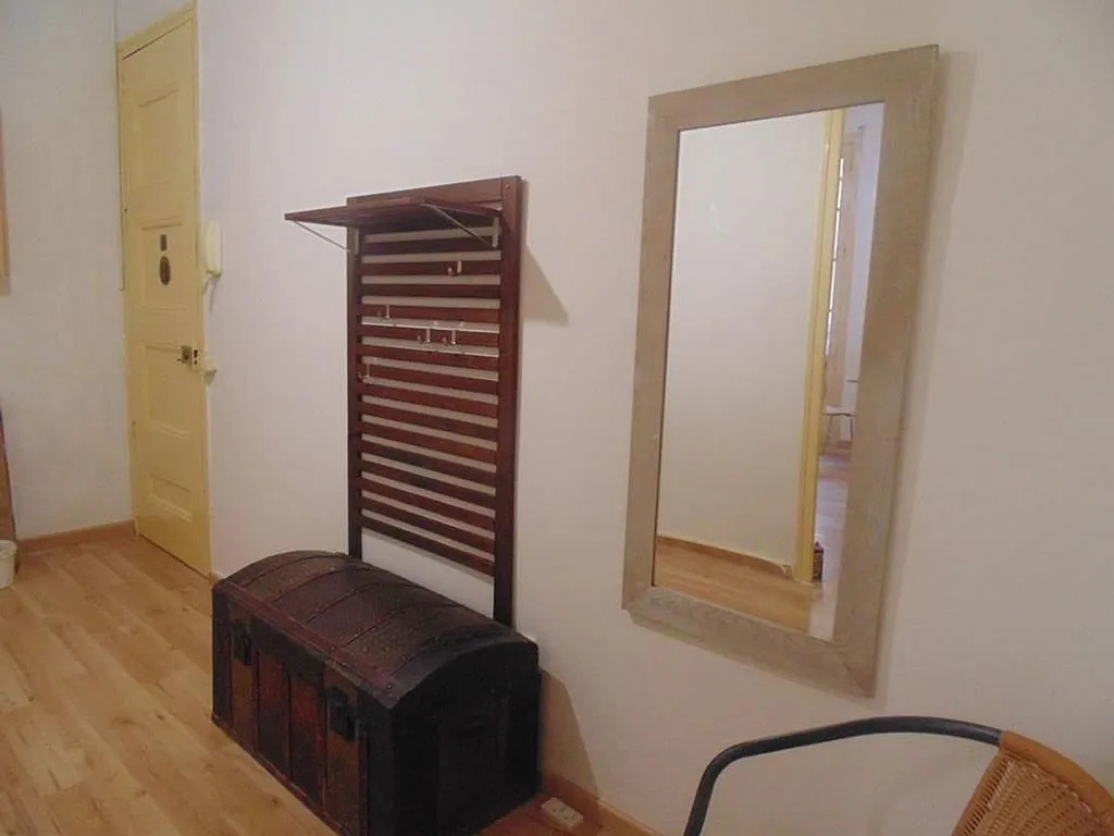 Esik - Furnished Flat with Balcony in El Born