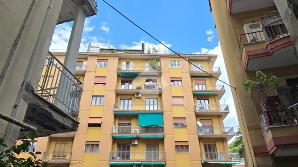 Balcon - Spacious Apartment with Terrace in Salerno