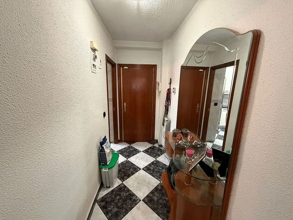 Entrée - Apartment with Terrace in Canillejas, Madrid