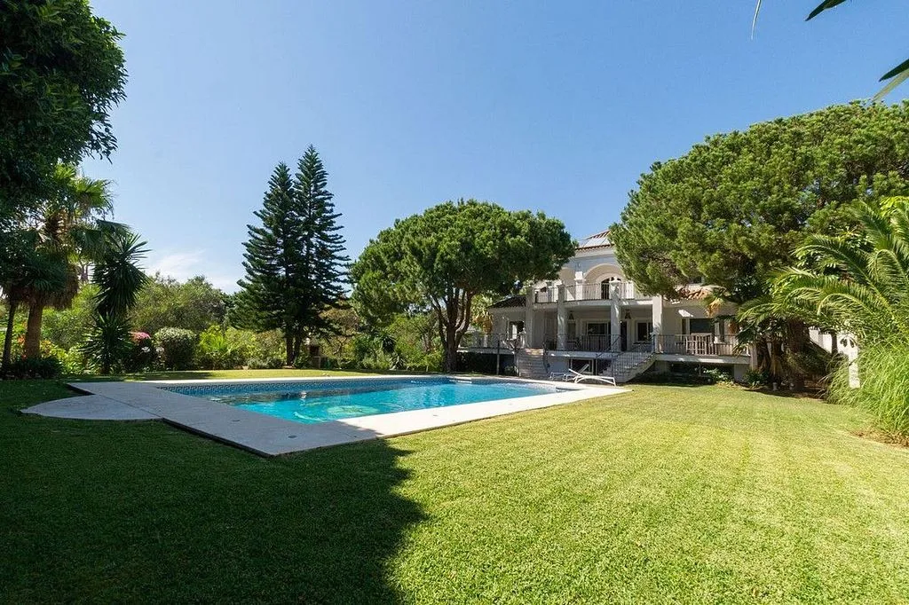 Piscine - Chalet with Pool in Casco Antiguo