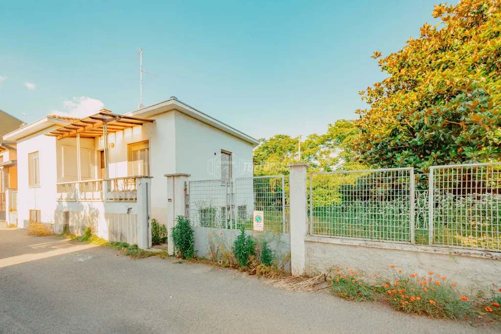 Välivaade - Two-Bedroom House with Garden in Vigevano Centre