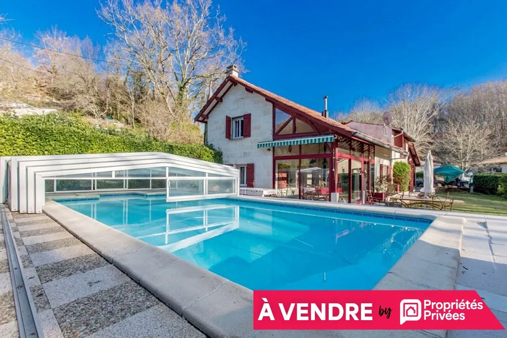 Piscine - Bergerie Rénovée avec Piscine à Cambes