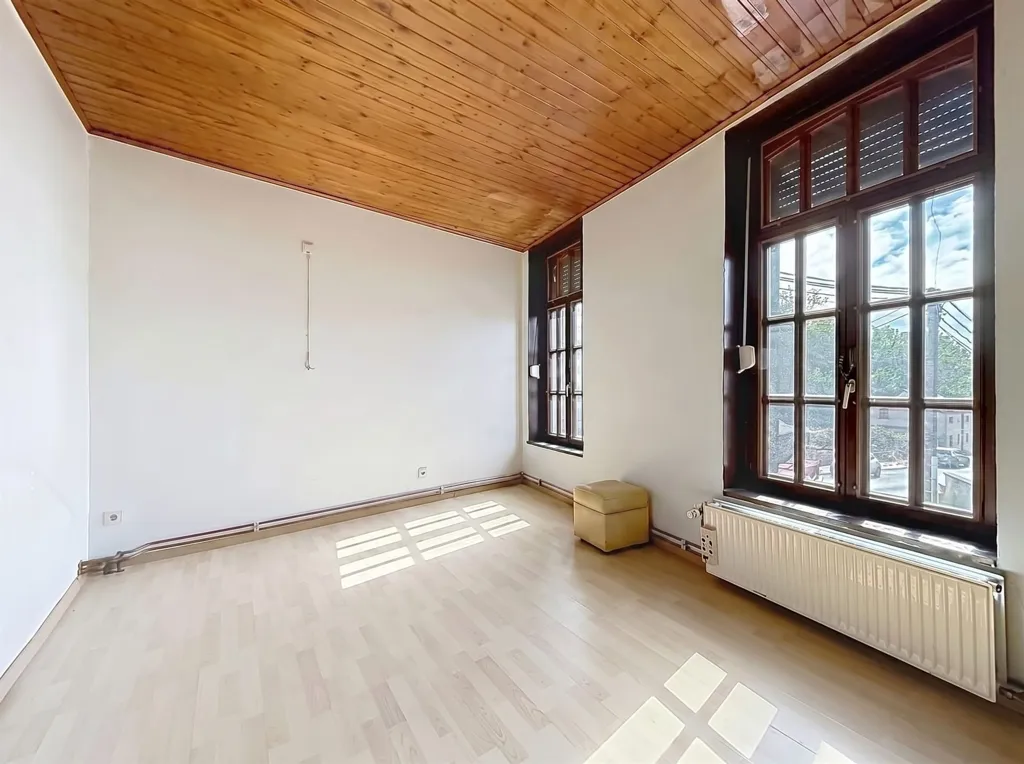 Stanze - House with Terrace in Quiet Residential Area, Courcelles