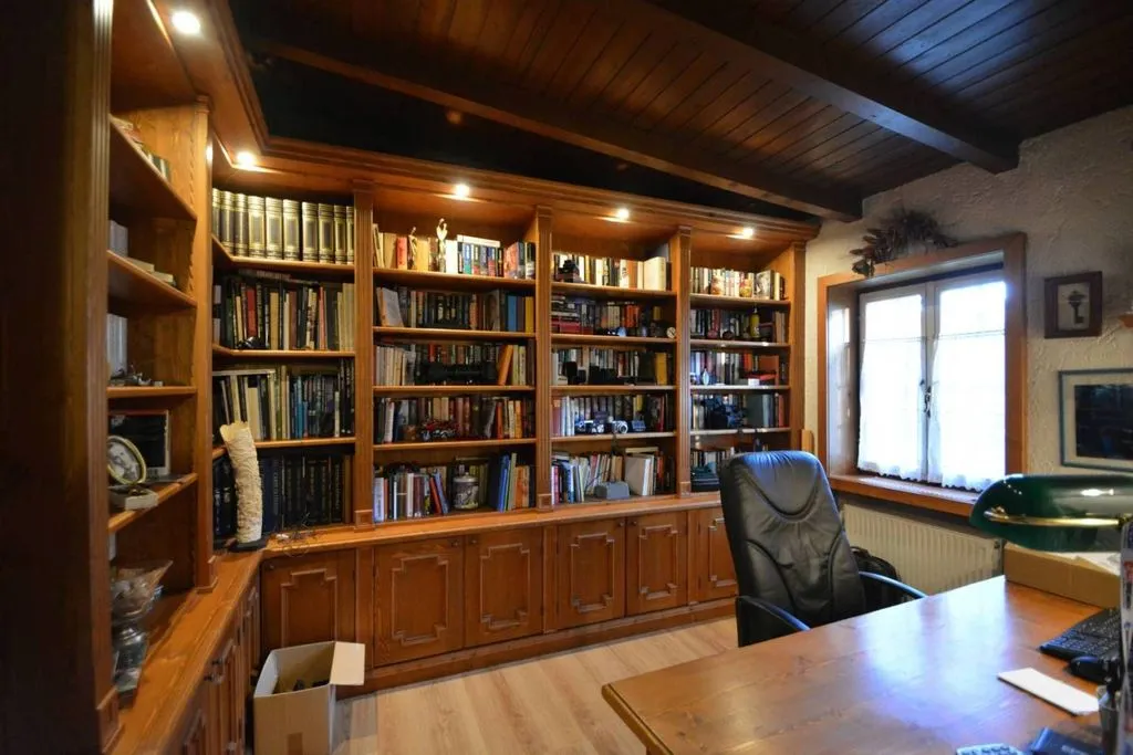 Bureau - Spacious Villa with Garden in Gallio