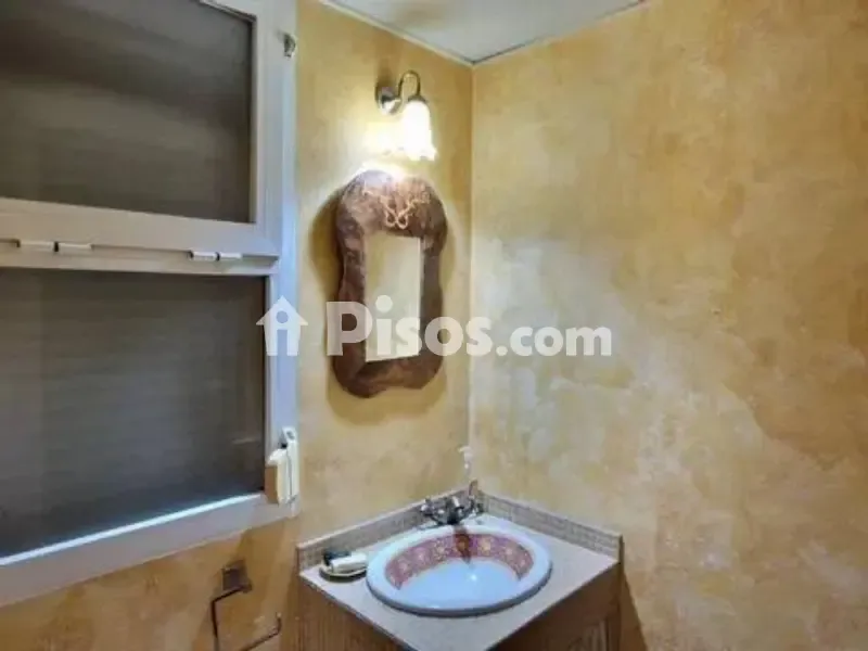 Bathrooms - Spacious Duplex with Terrace in Huerta de La Reina