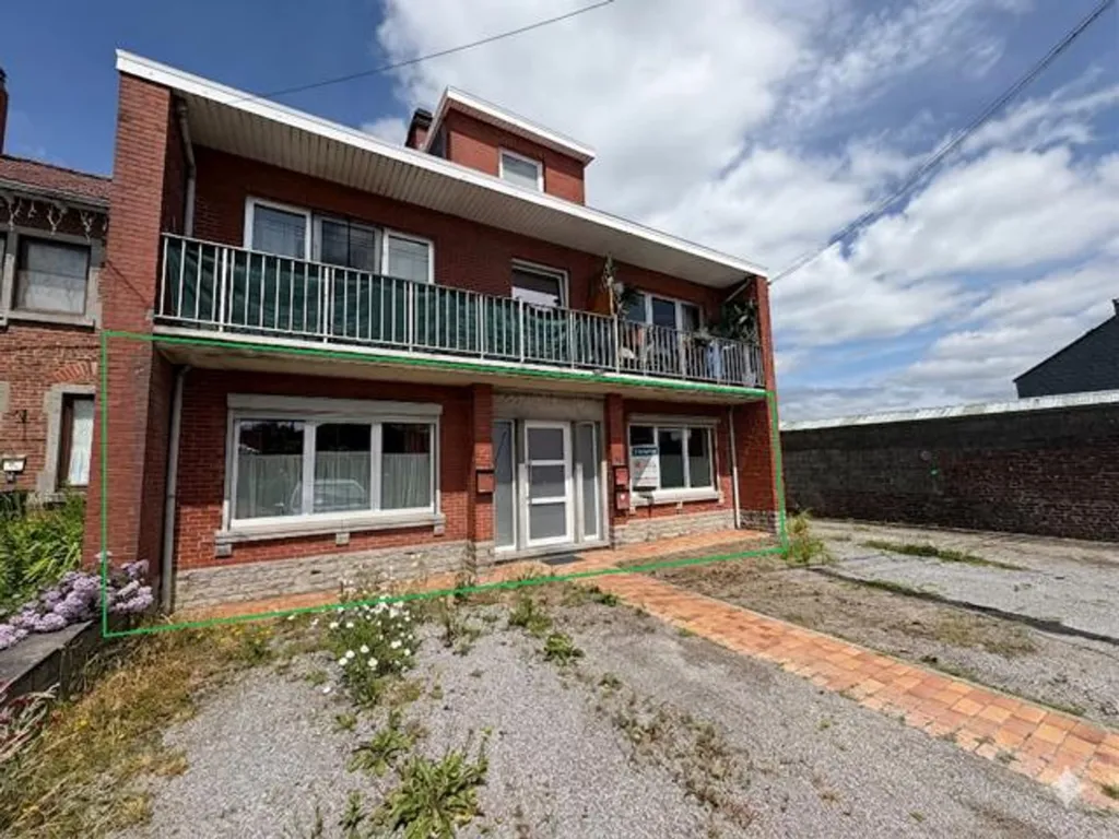 Extérieur - Appartement avec Terrasse et Jardin en Résidence Semi-Détachée