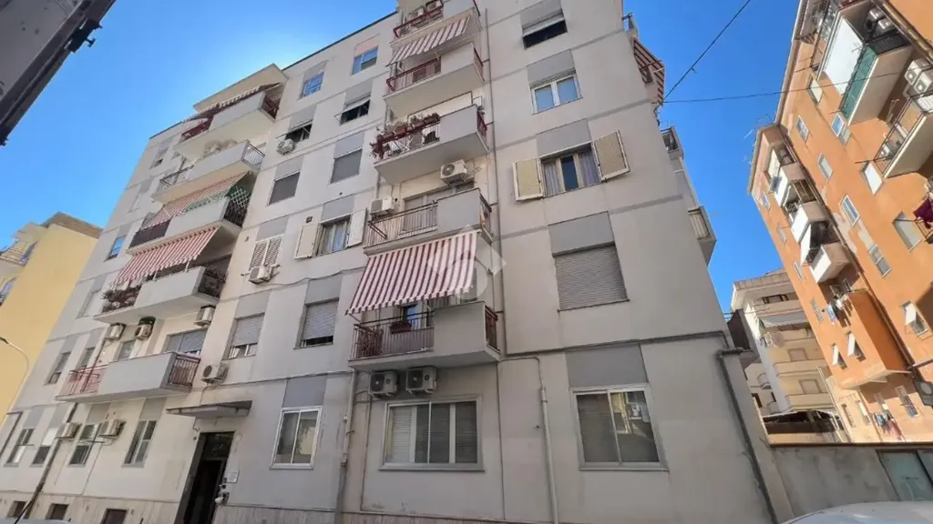 Välivaade - Student-Friendly Flat with Balconies in Sassari