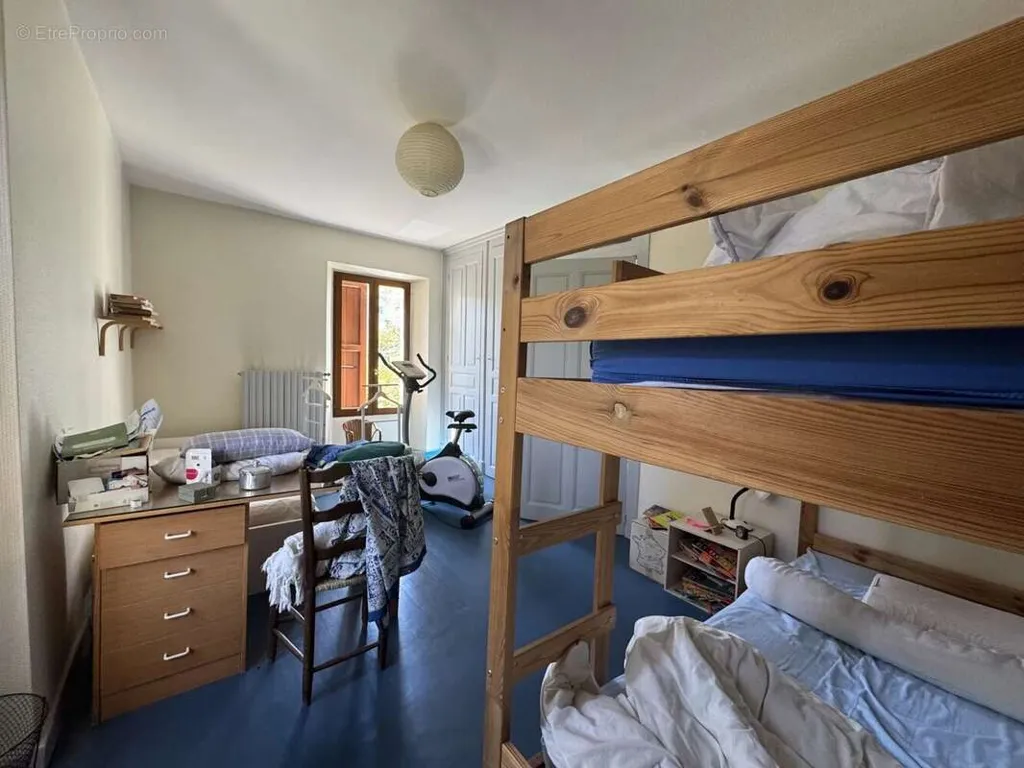Magamistoad - Terraced House with Garden in Pierre-Chatel