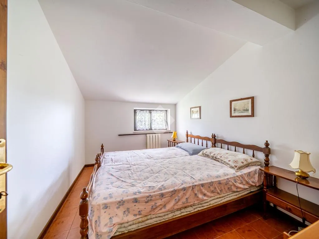Magamistoad - Trifamiliare with Garden in Erbezzo