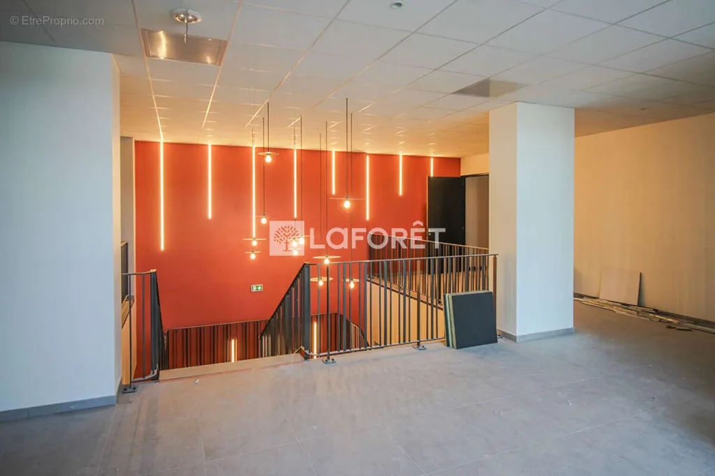 Toad - Professional Space near Evian Gare, 149 m²