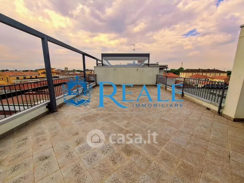 Terrasse - Retrofitted Penthouse with Terrace in Vigevano