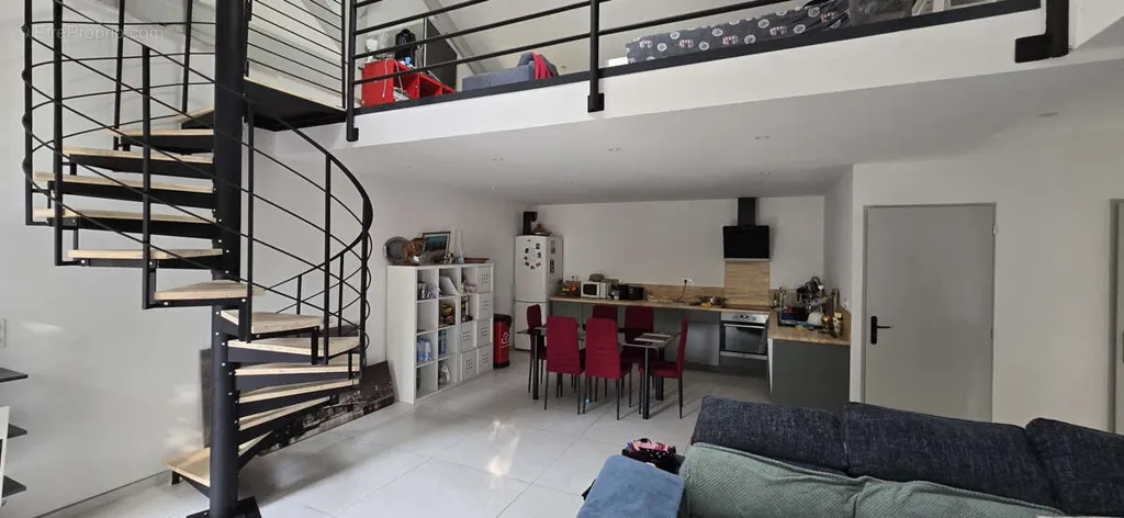 Elutuba - Renovated Duplex with Terrace in Châteaurenard