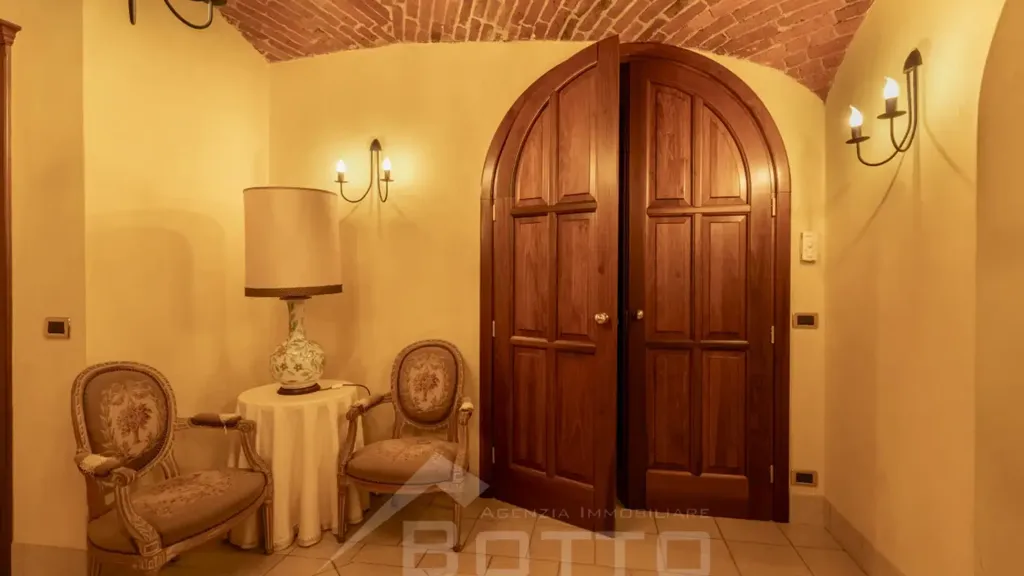 Entrée - Historic Villa with Central Location in Grignasco