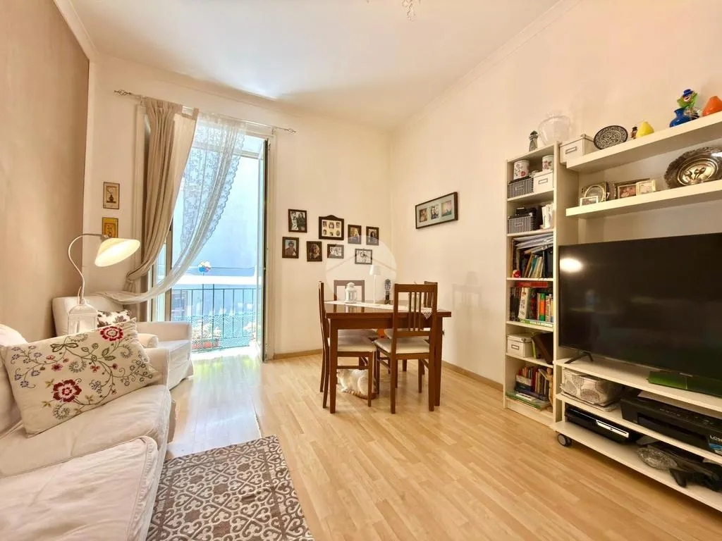 Soggiorno - Rearranged Apartment with Balcony in Naples